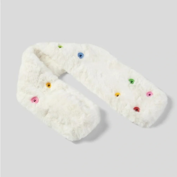 Halara Button Detail Faux Fur Scarf 🧣 - Picture 2 of 3